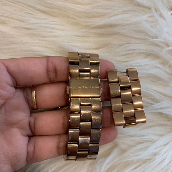 Marc by Marc Jacobs rose gold watch - Picture 5 of 6